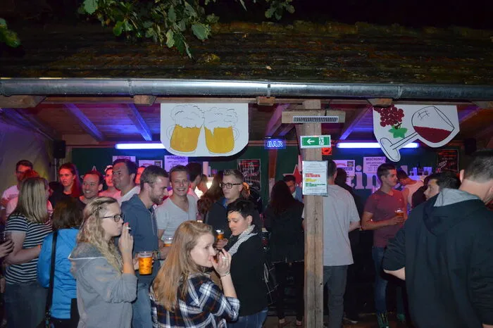 Die Belohnung dafür war auch groß: Das heurige Cross Check hatte nicht nur ein großes Rahmenprogramm mit Sommerolympiade – kreative Spiele für Körper und Geist, Grillerei und Cocktailbar - sondern auch musikalisch ein großes Angebot.