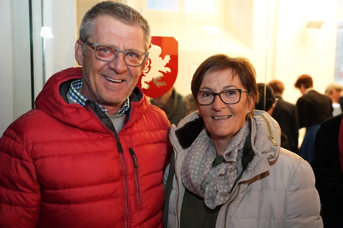 Klicken Sie sich bitte durch die weiteren Fotos der Serie