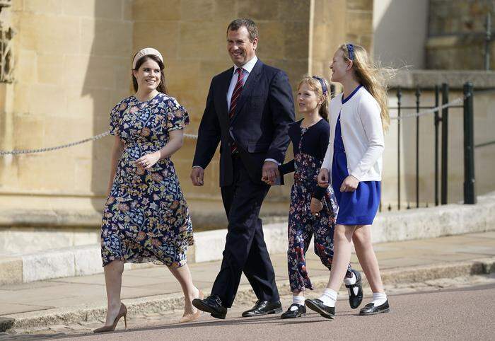 Prinzessin Eugenie, Peter Philips mit seinen Töchtern Isla und Savannah am Weg zur St. George's Chapel 