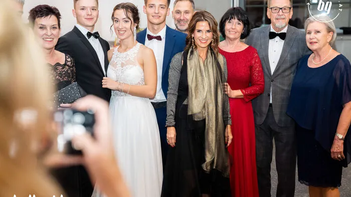"Curtains up - Rein in die Show" sagten sich die Maturantinnen und Maturanten des BG Rein und lieferten den Gästen in der Seifenfabrik wahrlich eine tolle Show. Das sind die Bilder des gelungenen Abends. Viel Spaß beim Durchklicken.
