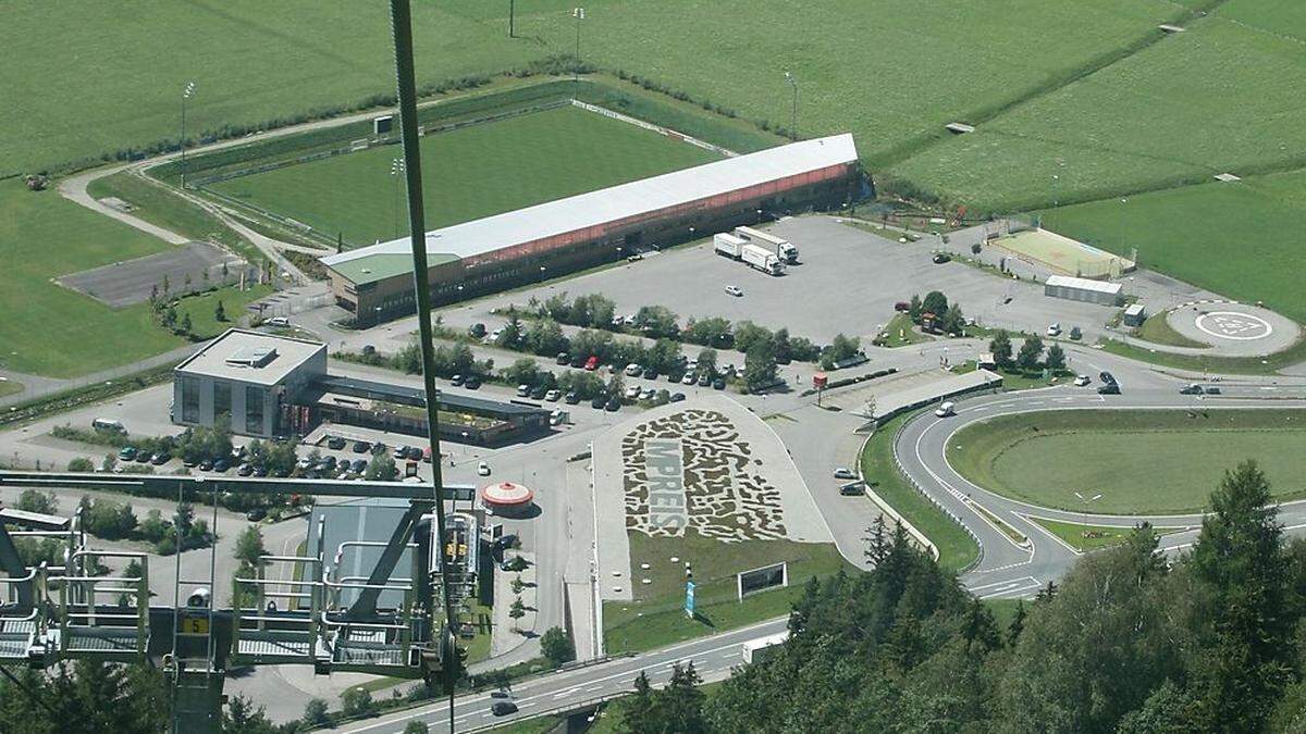 Ein erklecklicher Teil der Verkäufe trifft dieses Areal mit Stadion, Heliport und Parkplätzen