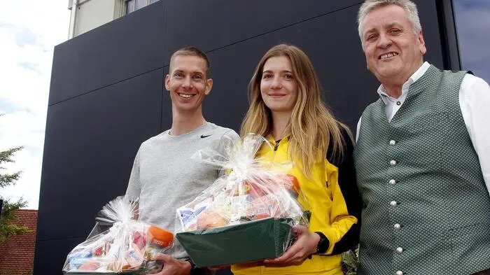 Die Läufer konnten zwischen den drei Strecken Hobbylauf, Volkslauf und 21,1 km Halbmarathon wählen. Für die Klein(st)en gab es natürlich einen Knirpsenlauf, sowie Kinder- und Jugendlauf.