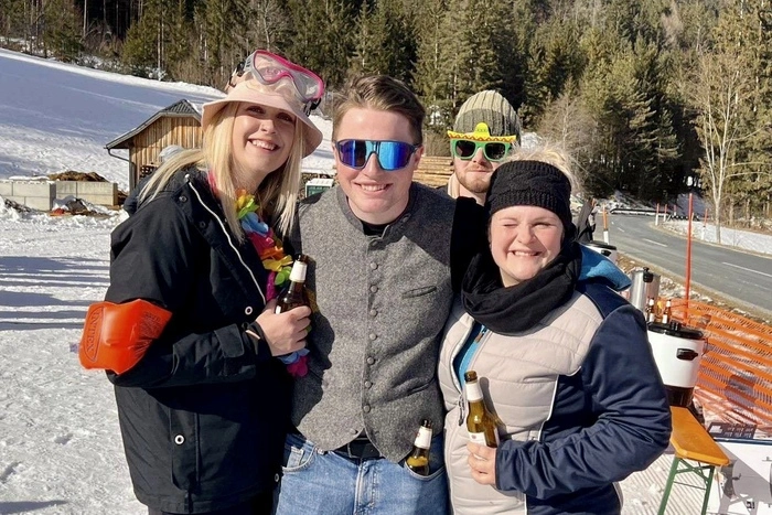 Super Stimmung mit Mädelleiterin der Landjugend Kreuzen Theresa Heiß.