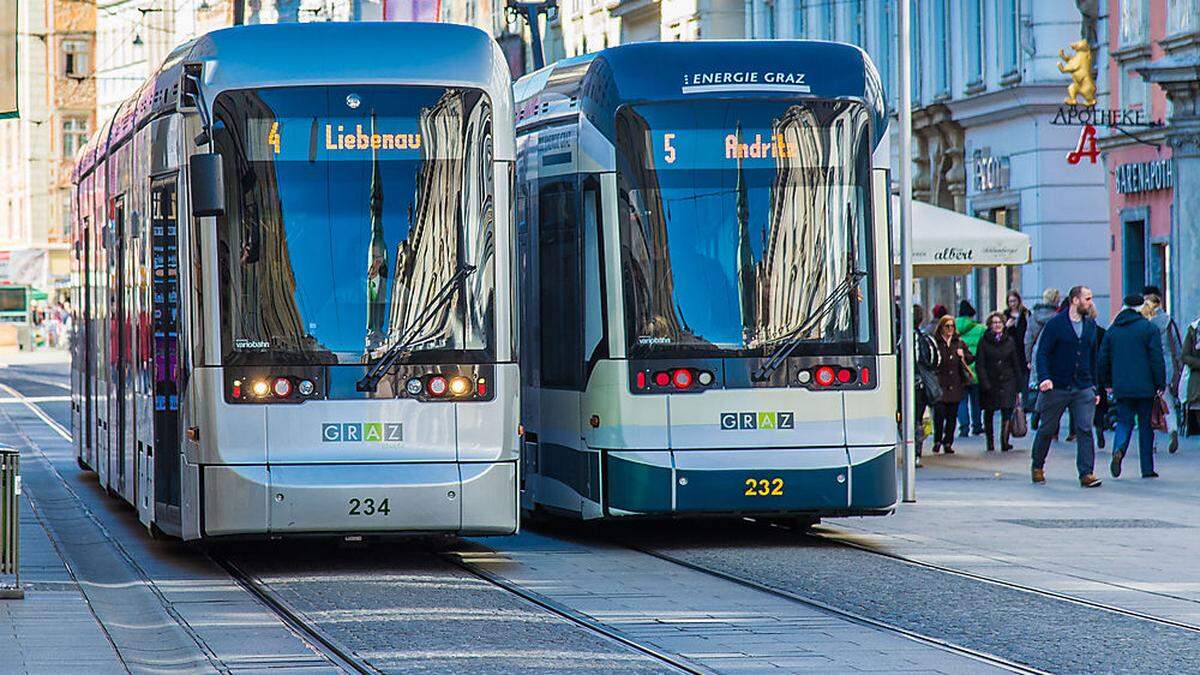 Auch am Samstag stehen die Bimgarnituren vorübergehend still