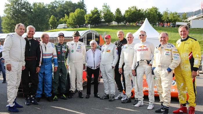 In diesem Jahr widmet sich die "Legends Parade" als Side-Event-Highlight den spektakulären Touren- und Sportwagen der unvergessenen „Deutschen Rennsport-Meisterschaft“.