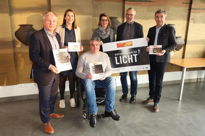 Bürgermeister Josef Ober initiierte mit Günter Kleinschuster und einem Team die Lichtkampagne