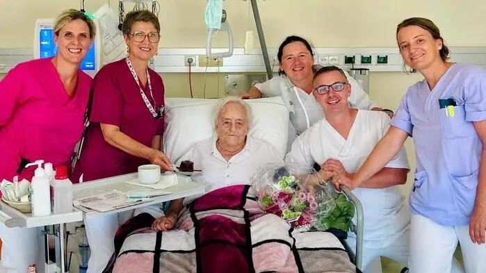 Rosine Guggermaier feierte ihren 90. Geburtstag auf der Dialysestation des LKH in Wagna