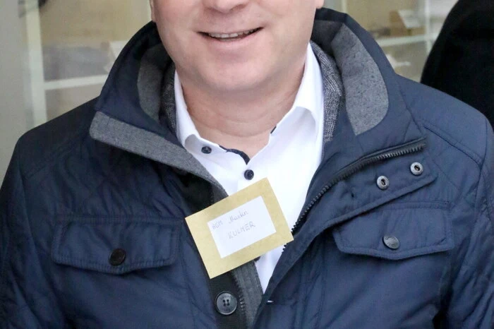 Sichtlich begeistert von der Vielfalt des Angebotes zeigte sich auch Bürgermeister Martin Kulmer (Foto). 
