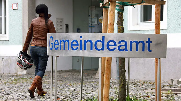Einführung eines umfassenden Rechts auf elektronischen Verkehr von Bürgern mit der Verwaltung; Ausbau des E-Government-Angebots; Ausweitung von One-Stop-Verfahren; Forcierung von Open Source durch Behörden.