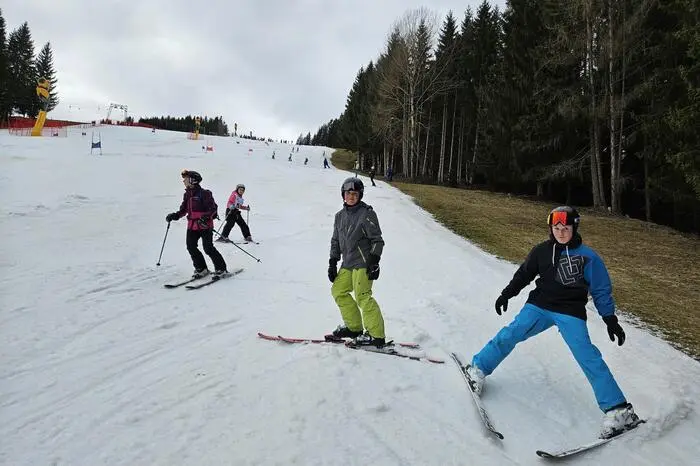 Qualifiziert für den Bundeswettkampf haben sich die Mädchen der Mittelschule Obdach sowie der BHAK Mürzzuschlag. Bei den Burschen gewannen die Ausscheidung die Sportmittelschule Weiz und die HBLA Bruck.