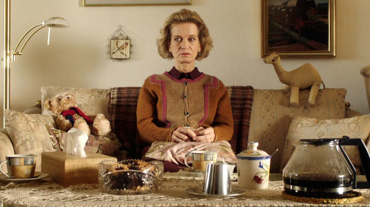 Sonntag, 1. September in der ARD: Ein tragikomischer, aber köstlicher Krimi aus Frankfurt. 