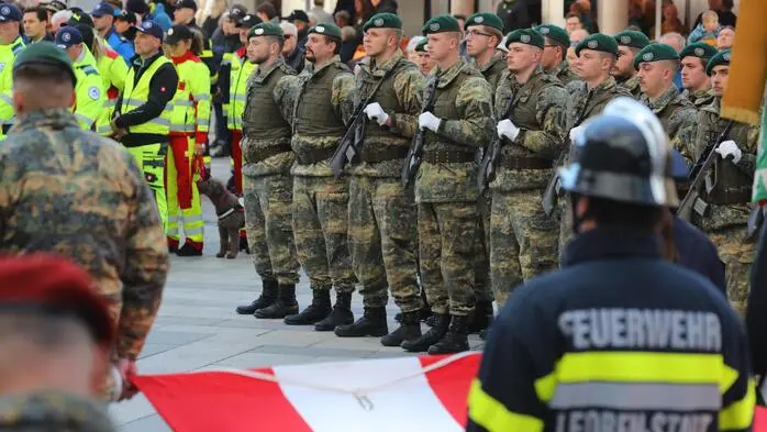 Insgesamt 60.000 Frauen und Männer setzen sich als Einsatzkräfte haupt- und ehrenamtlich für die Gesellschaft ein. 