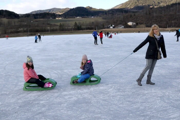 Übrigens: Sorgen bereiten dem Eislaufplatzbetreiber allerdings die derzeit hohen Temperaturen am Nachmittag. 