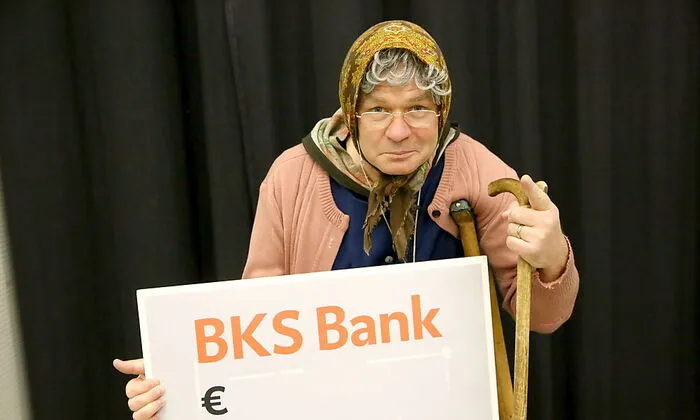 "Ermi-Oma" Markus Hirtler im Einsatz für "Kärnter in Not"