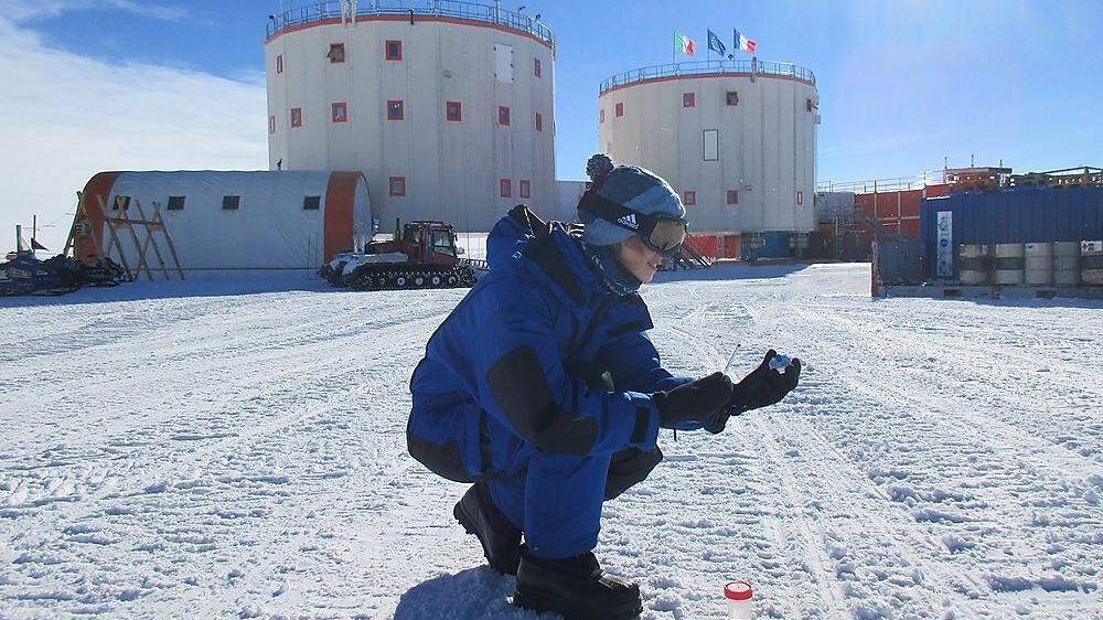 Carmen Possnig ist ein Jahr am Südpol, wo sie für die ESA forscht