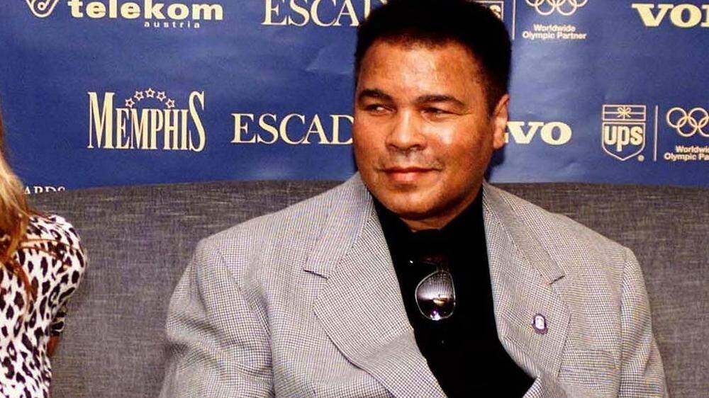 Muhammed Ali:  "Ich bin Muslim und es ist nicht islamisch, unschuldige Menschen in Paris, San Bernardino oder irgendwo anders in der Welt zu töten."