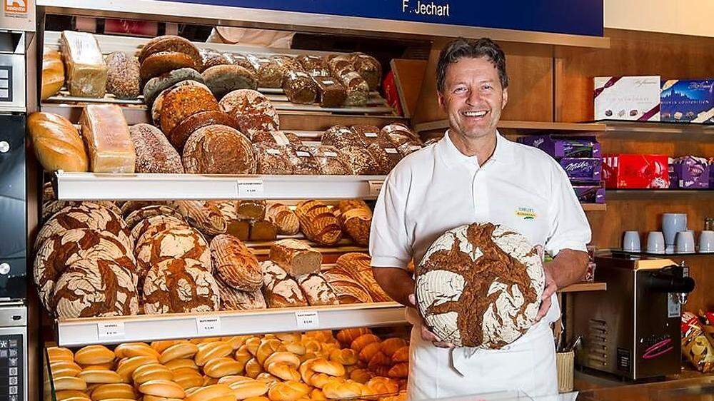 Franz Jechart von der Alpenbrot Bäckerei in Edelschrott wurde mit Medaillen überhäuft
