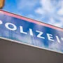 Die Polizei sucht den Unfalllenker und Zeugen