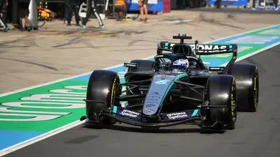 George Russell startet von der Pole-Position