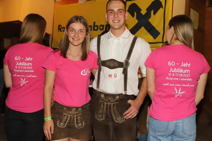 Die Landjugend Sörg mit Michael Göschler (Obmann) und Bettina Rauscher. (Leiterin) war auch dabei.