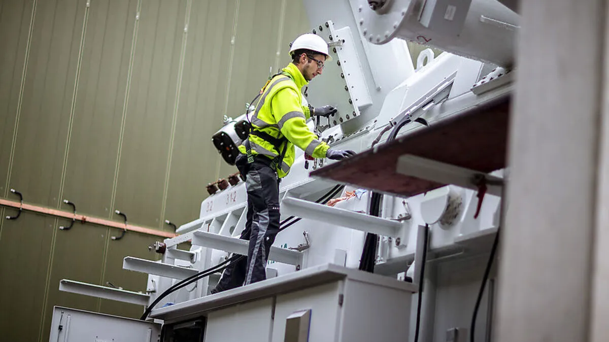 Die letzten Arbeiten wurden abgeschlossen, der Riesentransformator ist am Netz