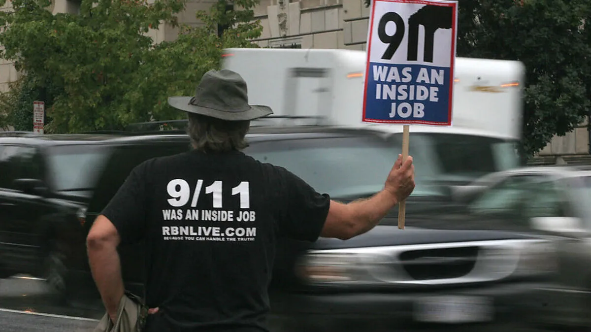 Plakate und Taferln sind schon lange nicht mehr die alleinigen Agitationsmittel der Verschwörungstheoretiker  