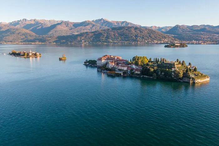 Lago Maggiore (Italien, Schweiz): Zwei Länder im Doppelpack, das erlebt man auch am Lago Maggiore. Die Auszeichnung mit dem Travellers’ Choice Award von Tripadvisor zeigt, wie gerne die Menschen zu diesem See reisen.