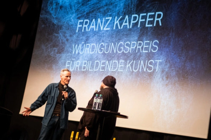 Der Würdigungspreis für Bildende Kunst ging an Franz Kapfer.