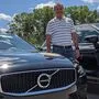 Martin Mayerhofer freut sich über die neue Volvo-Modelle
