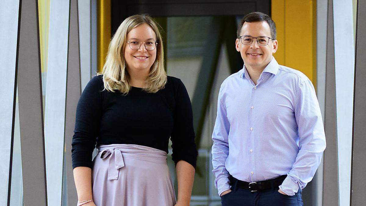 Lena Bauernhofer und Sandro Keller forschen an der Diagnostik von Brustkrebs