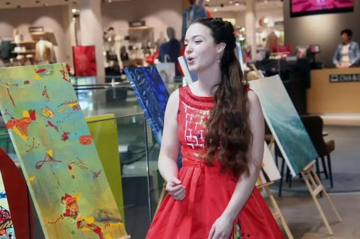 Die Sopranistin Magdalena Ofner alias Romy Verun begeisterte mit ihren Liedern.