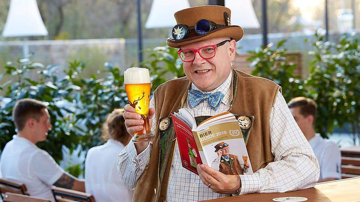 Conrad  Seidl mit seinem neuen Bier-Guide