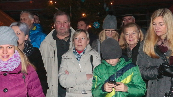 Zur Einstimmung in den Advent und als Vorprogramm zur CD-Präsentation führten die Kinder der Volksschule Bärnbach ein Krippenspiel auf und die Bläserklasse der Volksschule sorgte für besinnliche Weisen.