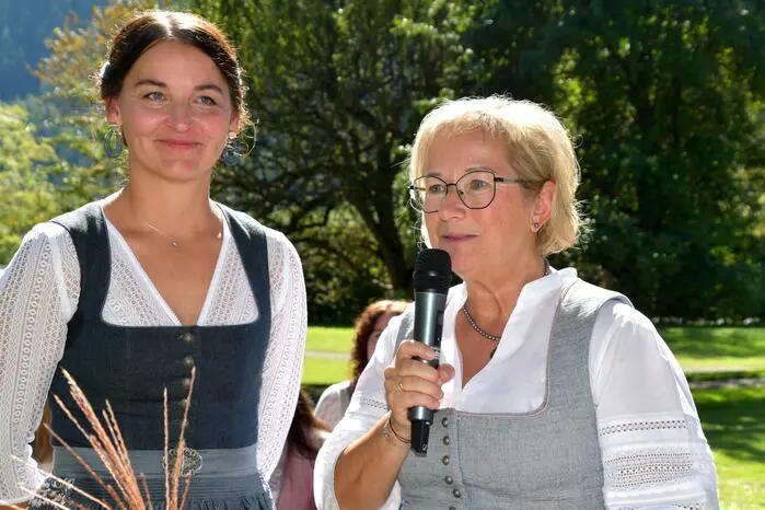 Ihre Nachfolgerin ist Hermine Wallner aus Niederwölz – selbst Absolventin der Schule auf der Stolzalpe –, die künftig die Leitung übernehmen wird.