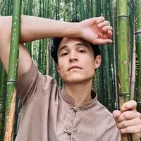 In „Mabuhay“ setzt sich Johannes Holzinger mit seiner philippinischen Herkunft auseinander