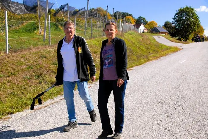Mehr als 500 kamen am Sonntag bei herrlichem Herbstwetter in der Gemeinde zusammen. Zahlreiche Gruppen und Formationen wanderten die rund zehn Kilometer lange Strecke. 