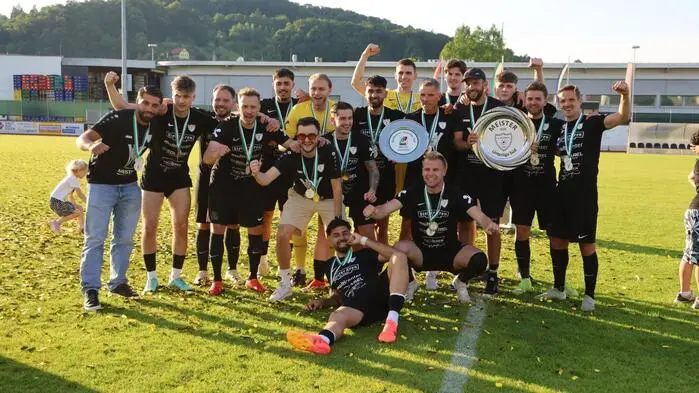Nach intensiven Spielen, konnte sich der SV Feldbach in der Unterliga Süd sportlich durchsetzen und den Meistertitel erreichen. 
