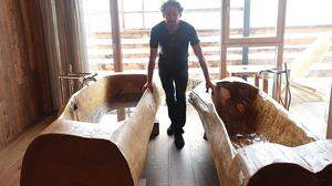 Alfons Hannes Pirker verkauft seine Holzbadewannen zu Preisen ab 15.000 Euro