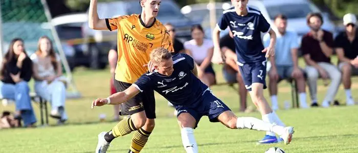 Alexander Hofer (vorne) führt aktuell das „Bierkisten-Ranking“ der Kärntner Liga an