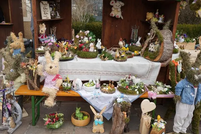 Liebevoll inszeniertes Kunsthandwerk, florale Dekorationen, handgefertigte Geschenkideen und regionale Spezialitäten waren ein Erlebnis für die ganze Familie. 