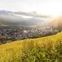 31.07.2023, Schladming, Steiermark, Österreich (Austria): Blick auf die steirische Bergstadt Schladming im Gegenlicht der Morgensonne, aufgenommen kurz nach Sonnenaufgang.
Fotocredit: Martin Huber