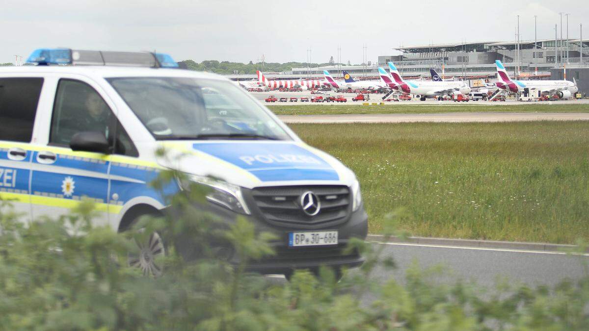 Einsatzkräfte am Flughafen Hamburg (Symbolbild)