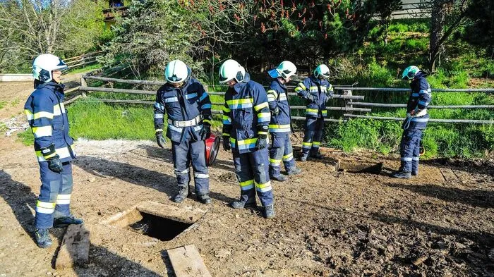 Zu einer aufwendigen Rettungsaktion kam es für die Freiwillige Feuerwehr St. Marein bei Knittelfeld am Sonntag kurz vor 8 Uhr ...