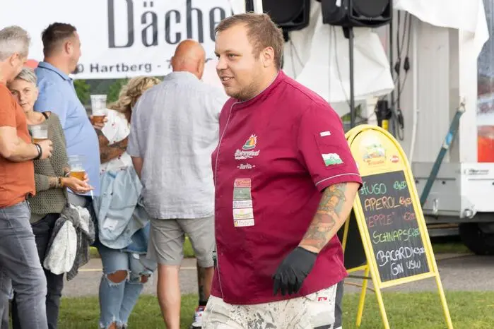 Auch das Oldtimertreffen stieß auf großes Interesse – viele historische Traktoren und Fahrzeuge waren zu bestaunen. 
