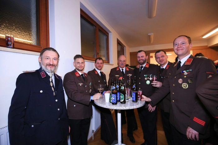 Durst und Hunger kamen nicht auf. Koch Gerald Steindacher kreierte sogar einen eigenen Feuerwehrburger.