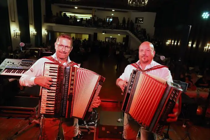 Für die musikalische Ball-Stimmung sorgte am Tanzparket die Band „Fezz Juhe“ mit Jürgen Mayer und Helmut Huber.