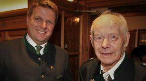 Stephan Oswald dankte dem Jubilar für seine langjährige Tätigkeit in der Gemeinde Greisdorf