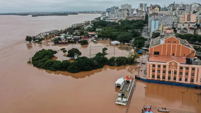 Die Zahl der Todesopfer bei Überschwemmungen im Süden Brasiliens steigt auf 75. Über 100 Menschen werden weiterhin vermisst.