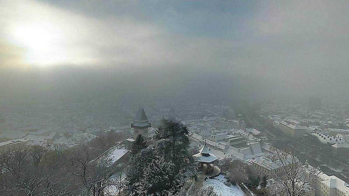 5. Jänner, 9 Uhr früh: Blick auf die Dächer von Graz