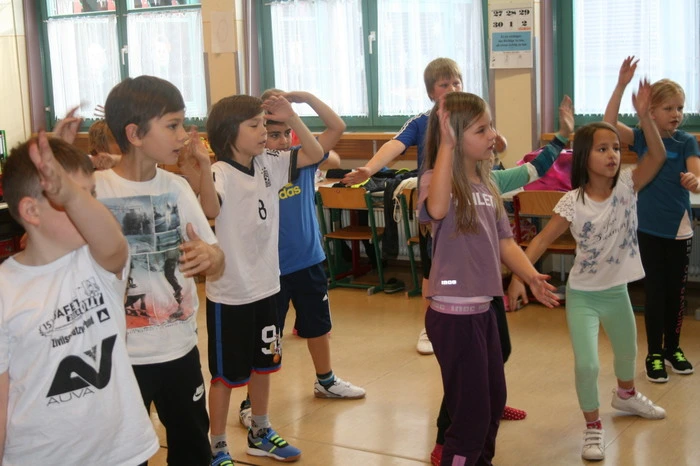 Neben Volleyball, Leichtathletik, Hip Hop, Floorball, Rodeln und Klettern waren auch die drei ortsansässigen Fußball-, Schwimm- und Turnvereine mit ihrem Sportangebot vertreten.